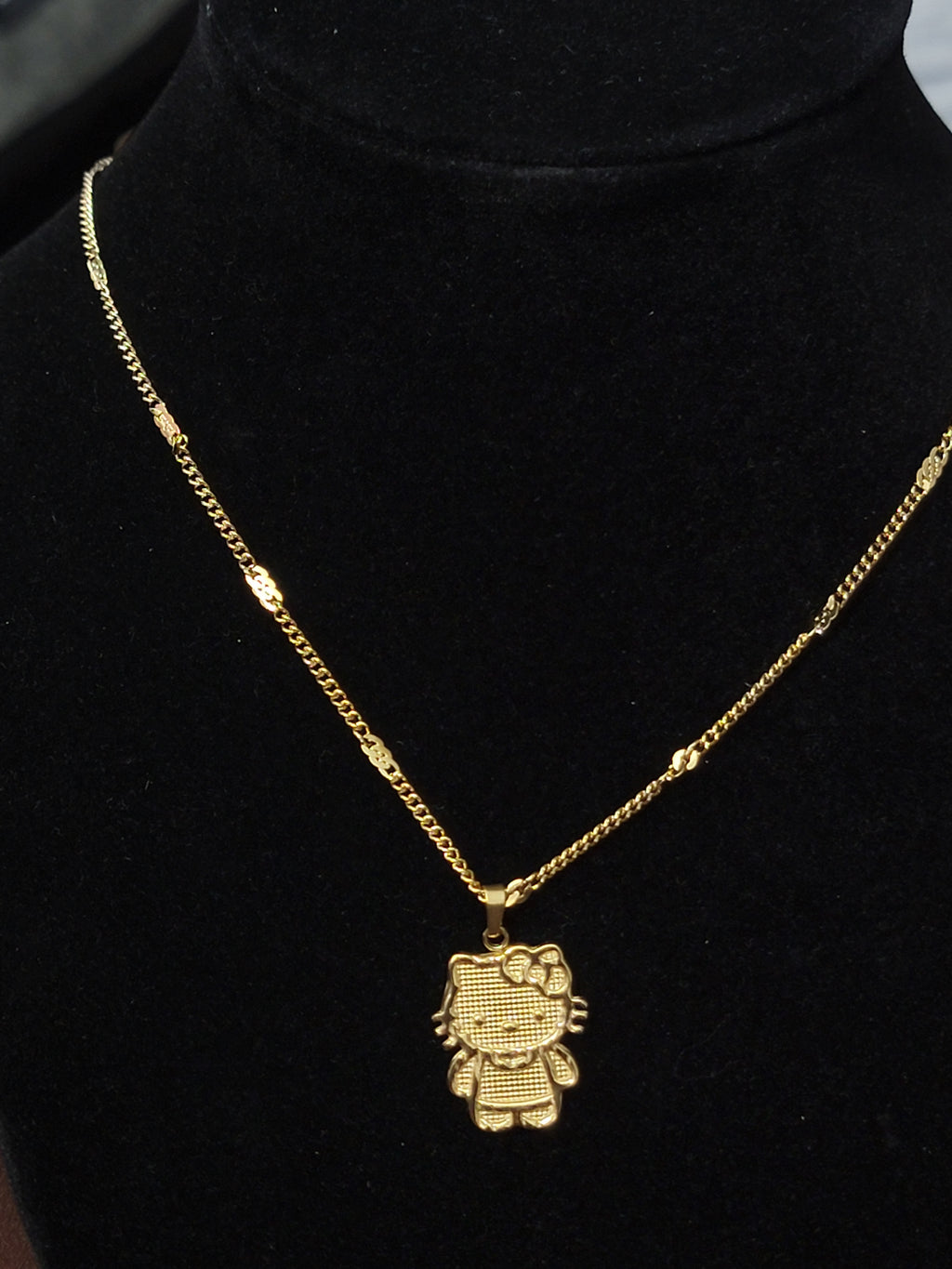 Kitty necklace