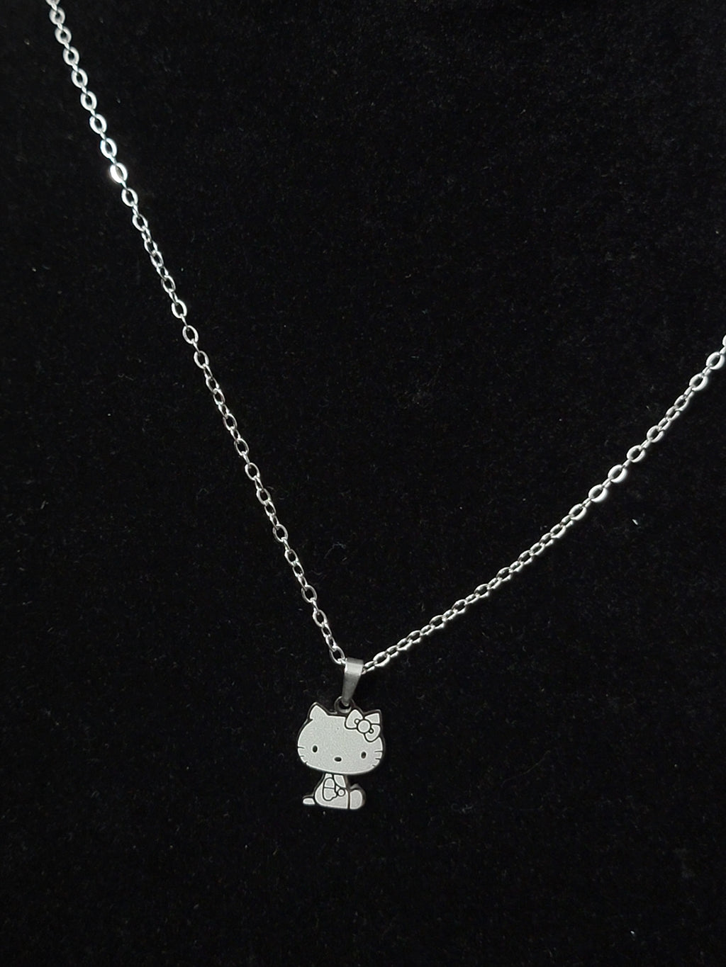 Kitty split necklace