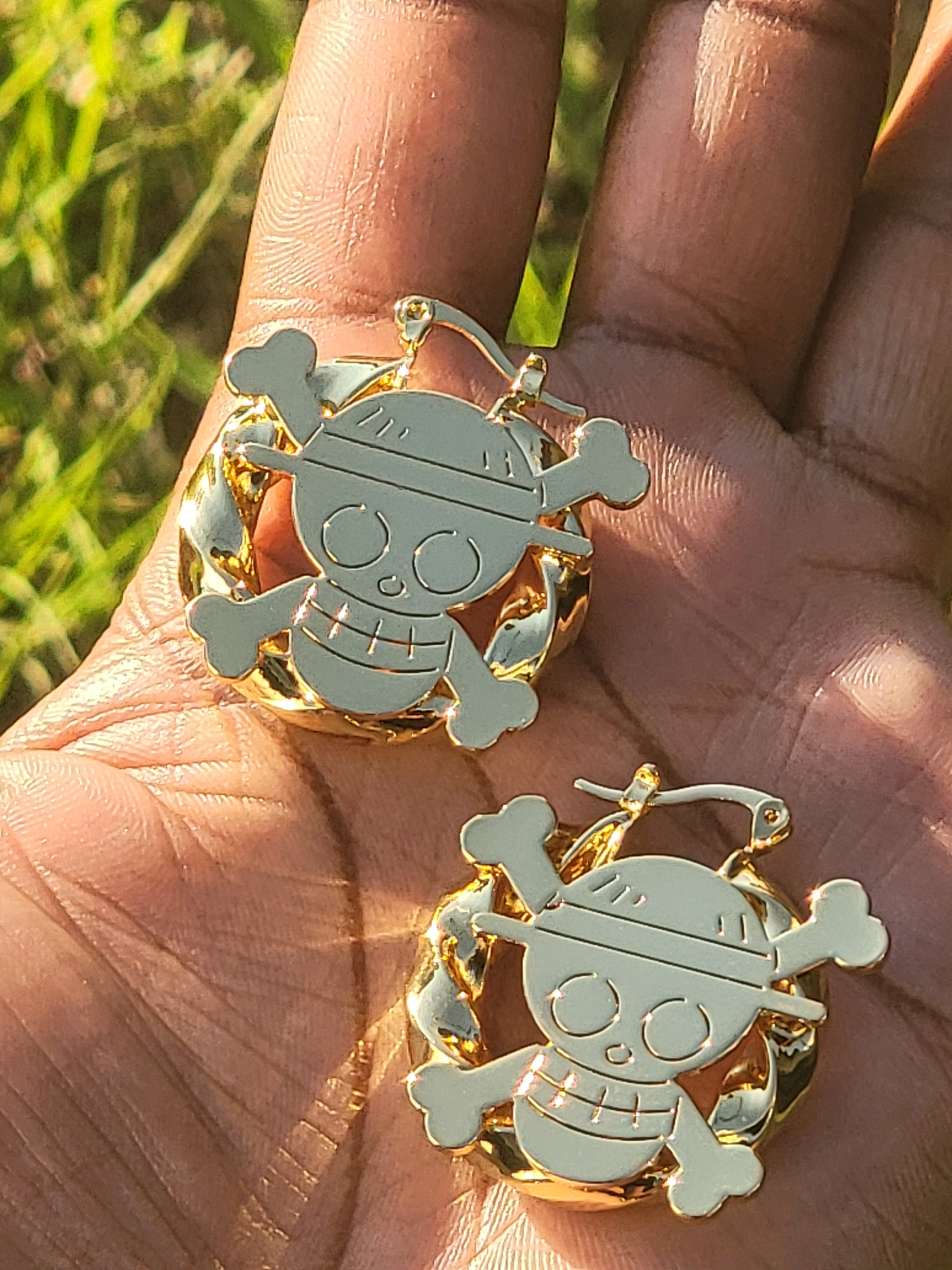 One piece hoops